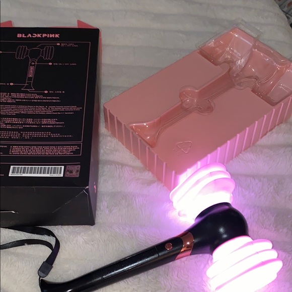 BLACKPINK - OFFICIAL LIGHT STICK - Ver 1 USED - Works! Battery - Picture 1 of 11